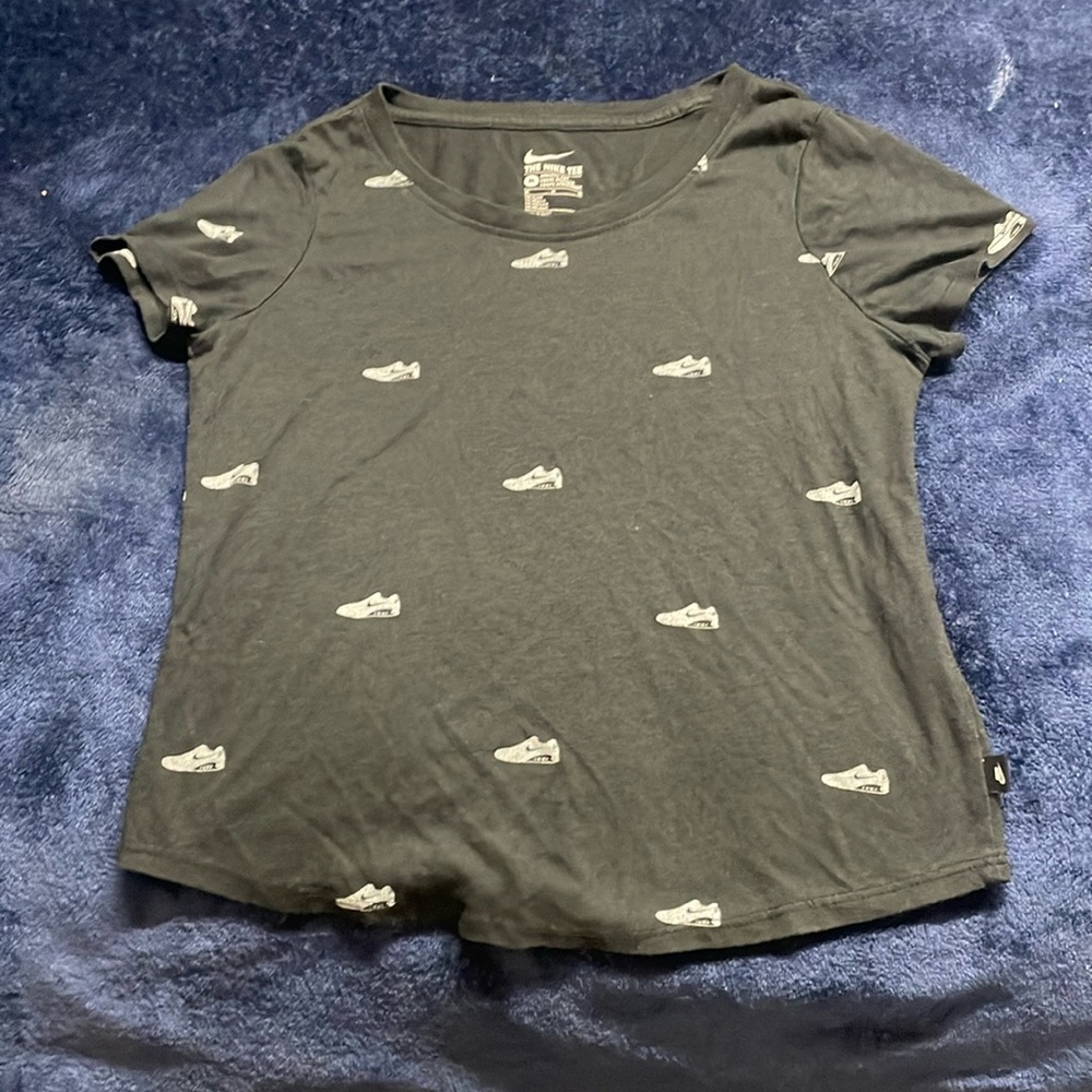 Kids Medium Nike air max T-shirt